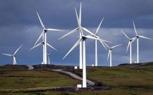 Wind turbine and solar bring energi in KL technologuies A Uk campany will have 80 % of itţs energy from clean sources